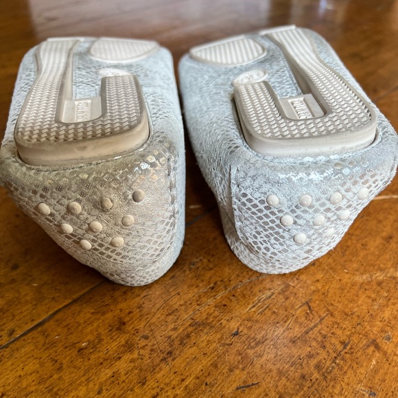 Johnston and Murphy silver and cream penny loafers size 10 - Picture 10 of 15